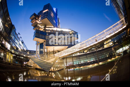 Hanovre, Basse-Saxe. 10 Oct, 2018. Le siège de NordLB, prises tôt le matin. Credit : Julian Stratenschulte/dpa/Alamy Live News Banque D'Images