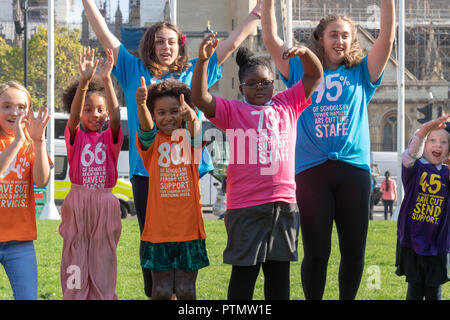 Londres 10 octobre 2018 Sauver nos écoles de campagne de financement dans les écoles Les écoles a dit les histoires des enfants MP de la façon dont les effets du sous-financement de leurs écoles. Ian Davidson Crédit/Alamy Live News Banque D'Images