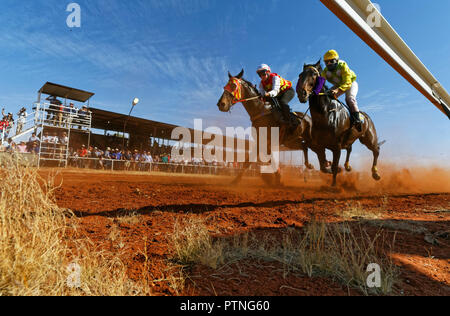 La 97e assemblée annuelle de l'exécution des courses de chevaux de bush à Landor,,1000km au nord de Perth, Australie. Oct 2018. Banque D'Images