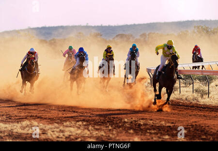 La 97e assemblée annuelle de l'exécution des courses de chevaux de bush à Landor,,1000km au nord de Perth, Australie. Oct 2018. Banque D'Images