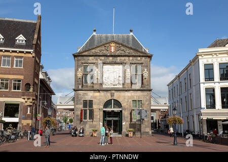 Les Pays-Bas, Gouda - 10 octobre 2018 : Façade du célèbre fromage pesant house. Banque D'Images