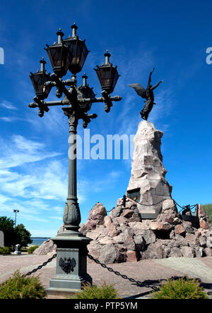 Lumières spectaculaire à côté de Nesebar 42 Memorial à Tallinn commémorant le naufrage du navire de guerre russe en 1893 Rusalka Banque D'Images