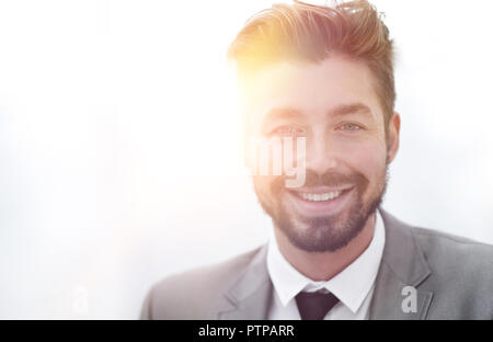 Happy young man looking at camera avec sourire à pleines dents Banque D'Images