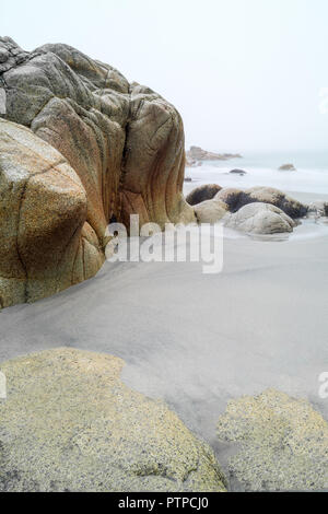 Rock Formations sur la plage de Porth Nanven, Cornwall, Banque D'Images