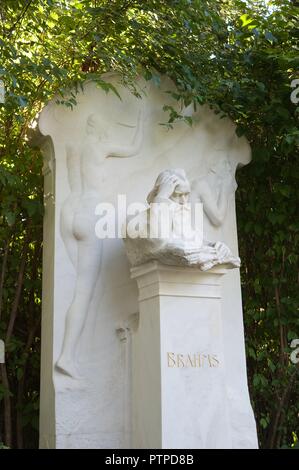 Wien, Zentralfriedhof ; Ehrengrab Johannes Brahms (1833-1897) - Cimetière Zentralfriedhof de Vienne, Tombe de Johannes Brahms (1833-1897) Banque D'Images