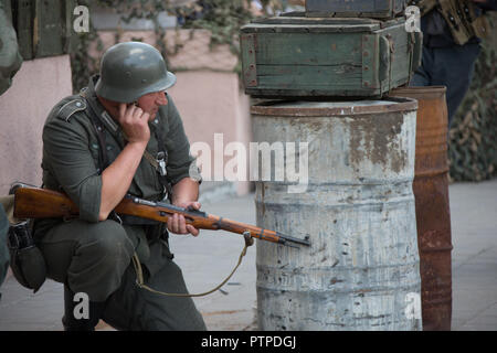 Biélorussie, Minsk. Le 9 mai 2018. Jour de la victoire. La reconstruction historique en 1945, la capture du Reichstag.soldat allemand de la Seconde Guerre mondiale Banque D'Images