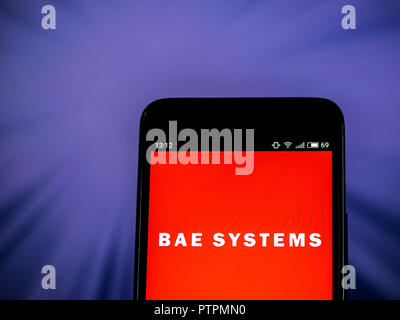 Logo de BAE Systems vu affichée sur téléphone intelligent. BAE Systems plc est une multinationale britannique de la défense, de la sécurité et de l'aéronautique. Son siège est à Londres au Royaume-Uni et elle est présente dans le monde entier. Il est parmi les plus grands de la défense ; il a été classé comme le troisième plus grand et fondée sur les revenus de 2015. Banque D'Images