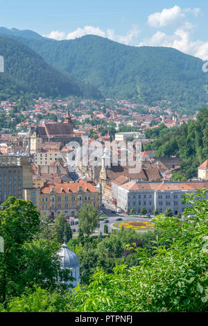 BRASOV, Roumanie - 19 juin 2018 : Brasov ville vue de Brasov forteresse en Roumanie. Banque D'Images