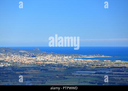 Vue d'en haut au-dessus de Saint Raphael, Var, 83, PACA, France Banque D'Images