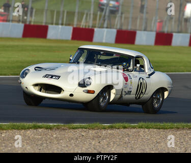 Chris Milner, Nigel Greensall, Jaguar E-Type, Jaguar Classic Challenge, pré-66 Jaguar Cars, Donington Festival historique, 2018, sport automobile, motor spo Banque D'Images