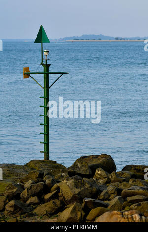 Avertissement vert marque la mer Banque D'Images