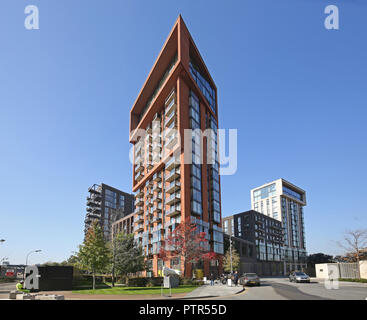 Appartement terminé blocs au Jardins de l'Ambassade à neuf Elms, Londres. Un nouveau quartier résidentiel, à côté du nouveau bâtiment de l'ambassade US. Banque D'Images