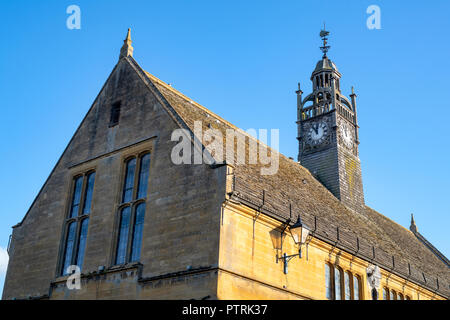 Tour de l'horloge sur le Redesdale Hall de marché. Moreton in Marsh, Gloucestershire, Angleterre Banque D'Images