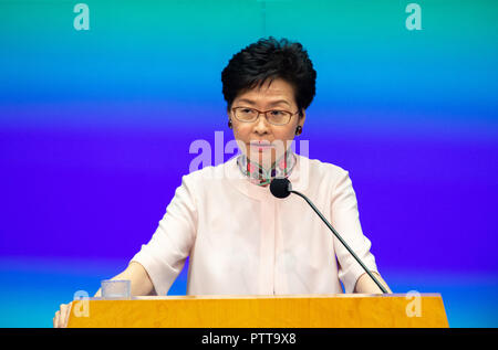 Hong Kong, Chine. 10 Oct 2018. Carrie Lam annonce l'interdiction sur l'e-cigarette et toutes les variantes de la e-cigarette dans les bureaux gouvernementaux Tamar Hong Kong le 10 octobre 2018. Chef de l'exécutif de Hong Kong, Carrie Lam, adresses d'une conférence de presse suivant la livraison de l'chefs politiques 2018 Adresse.Jayne Russell/ Alamy Live News Banque D'Images
