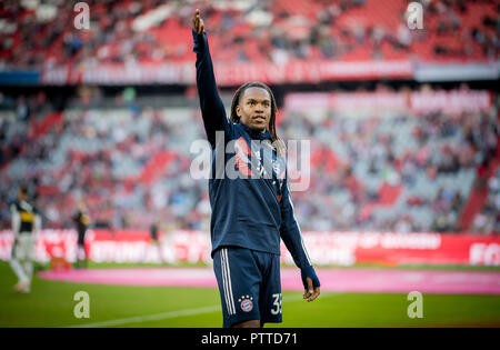 Munich, Allemagne. 06 Oct, 2018. 6 octobre 2018 : Muenchen, Allianz Arena Football Bundesliga : 1er, 7e journée : le Bayern Munich - Borussia Mönchengladbach : Muenchens Renato Sanches. DFL RÈGLEMENT INTERDIT TOUTE UTILISATION DE PHOTOGRAPHIE COMME DES SÉQUENCES D'IMAGES ET/OU QUASI VIDÉO. (Remarque : L'UTILISATION DE FONDS PHOTO UNIQUEMENT APRÈS RETOUR LANGUE) Crédit : Thomas Eisenhuth | utilisée dans le monde entier/dpa/Alamy Live News Banque D'Images