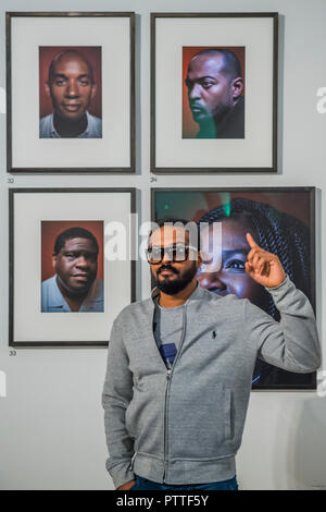 Londres, Royaume-Uni. 10 octobre, 2018. Noel Clarke - le noir est le nouveau noir : Portraits par Simon Frederick au National Portrait Gallery de Londres, la plus grande acquisition de la galerie de portraits d'afro-antillaise (à l'affiche jusqu'au 27 janvier 2019). Crédit : Guy Bell/Alamy Live News Banque D'Images