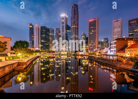 Financial District skyline at Dusk, Singapour Banque D'Images