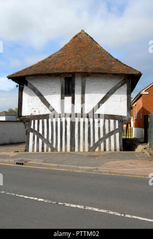 Ancienne grange en bordure du 15e siècle, Faversham, Kent, Angleterre Banque D'Images