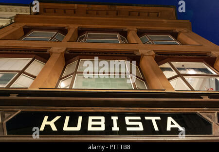 Galerie Kubista, maison à la Vierge Noire , Ovocný trh, Vieille Ville, Prague, République Tchèque Banque D'Images