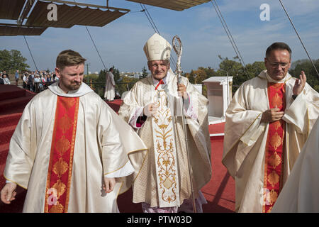 Mgr Łukasz Buzun dirige la prière à Jasna Góra. Monastère des Pères de Pauline. Banque D'Images