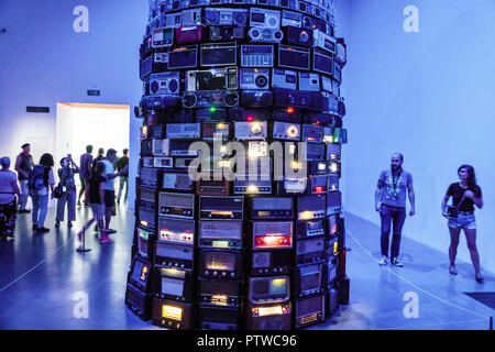 Londres Angleterre,Royaume-Uni,Southwark,Bankside,Tate/Modern,galerie de musée d'art contemporain,intérieur,exposition,Babel 2001 par Cildo Meireles,installation,rad Banque D'Images