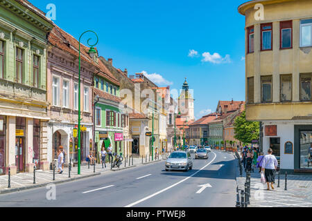 BRASOV, Roumanie - 19 juin 2018 : belle rue de Brasov, Roumanie. Banque D'Images