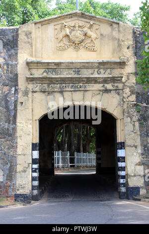 La porte d'entrée de Fort Frederick à Trincomalee. Prises au Sri Lanka, août 2018. Banque D'Images