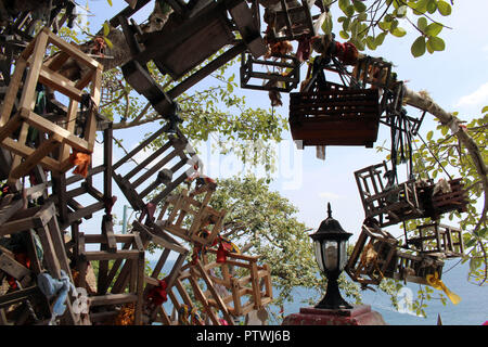 L'offre fort ou cage à Koneswaram Kovil à Trincomalee. Prises au Sri Lanka, août 2018. Banque D'Images