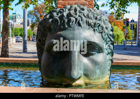 Strasbourg, France - 09 septembre 2018 : bronze sculpture à un aqueduc de la ville de Strasbourg. Elle a été érigée à l'occasion de l'une des années 2000 Banque D'Images