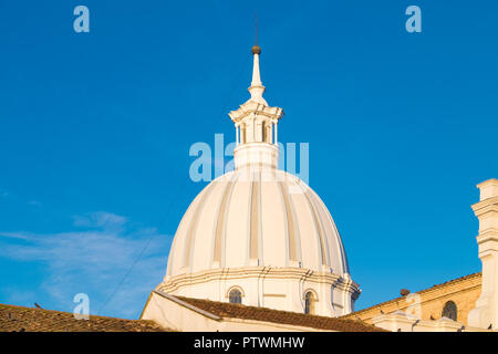 Dôme de la catedral NUESTRA SEÑORA DE LA ASUNCIÓN - Bogota - Colombie au lever du soleil Banque D'Images