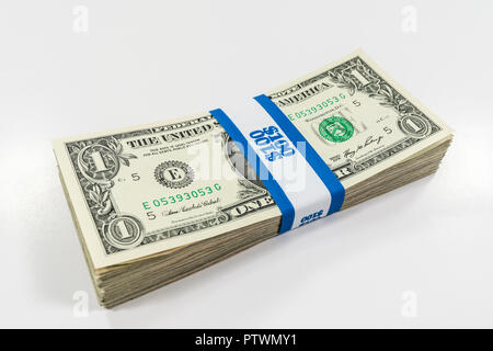 Pack de 1 billets d'un dollar avec $100 bracelet papier-monnaie. Banque D'Images