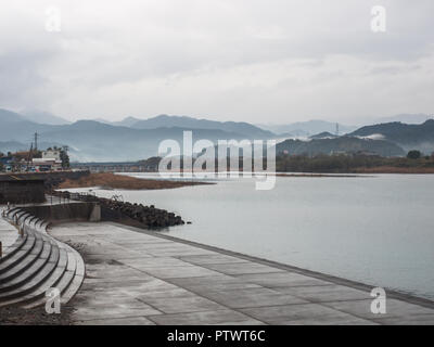 Kaifu, rivière, près de l'embouchure, à Tokushima,en amont, Shikoku, Japon Banque D'Images