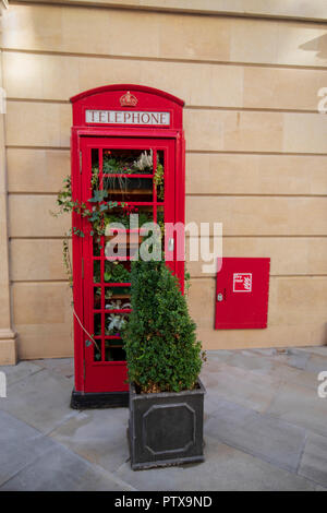 Téléphone fort semoir dans le new Southgate Developement, Bath, Royaume-Uni Banque D'Images