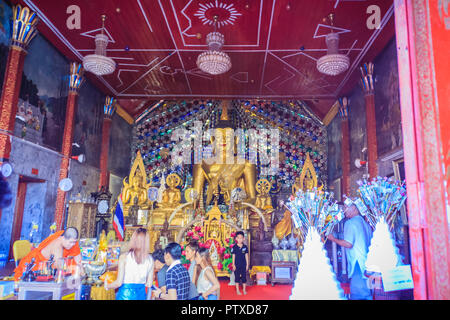 Chiang Mai, Thaïlande - Mai 3, 2017 :'adorent et faire mérite au Wat Phra That Doi Suthep, le temple célèbre et est devenu l'emblème de Ch Banque D'Images