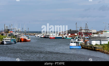 Glace Bay, NS, Canada - 2 août 2018 : le port pittoresque de Glace Bay, Cape Breton avec de nombreux bateaux de pêche. Banque D'Images