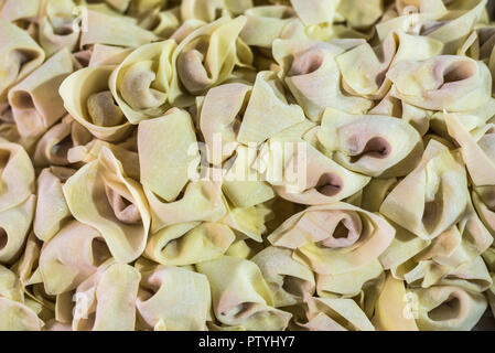 Pile de Jaozi - raviolis chinois - fermer jusqu'à Chongqing, Chine Banque D'Images