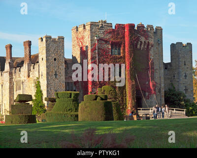 Le château de Hever dans le Kent sur une journée ensoleillée d'automne Banque D'Images