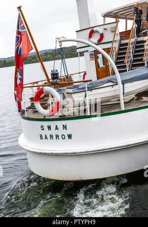 Le MV Swan voile laissant Bowness-on-Windermere pour une croisière sur le lac Windermere. Banque D'Images