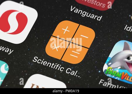 Londres, Royaume-Uni - 11 octobre 2018 : Capture d'écran de la calculatrice scientifique pour regarder Apple app mobile de TapMedia Ltd icône sur un iPhone. Banque D'Images