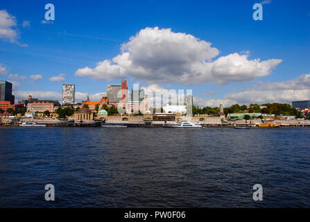 Vue panoramique sur la région de Landungsbrücken Hambourg en Allemagne Banque D'Images