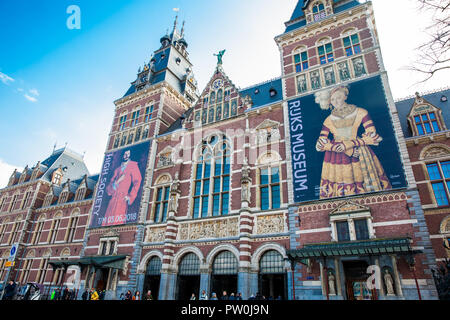 Le musée national situé sur la Place du Musée à Amsterdam Banque D'Images