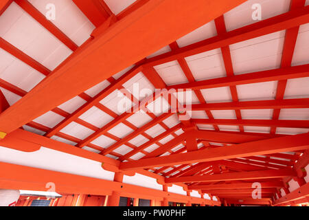 Miyajima, JAPON - 27 juin 2017 : le sanctuaire d'Itsukushima, le Japon. Sanctuaire d'Itsukushima est un temple Shinto sur l'île d'Itsukushima (communément appelé Miya Banque D'Images