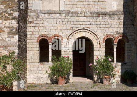 La petite église de San Cresci, près de Montefioralle, sur la Via di Zano de Greve in Chianti, Toscane, Italie Banque D'Images