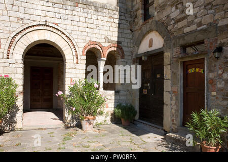La petite église de San Cresci, près de Montefioralle, sur la Via di Zano de Greve in Chianti, Toscane, Italie Banque D'Images