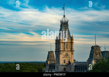 Vue du Québec Édifice du Parlement à partir de la fenêtre de la chambre de l'hôtel Hilton Québec, Canada. Banque D'Images