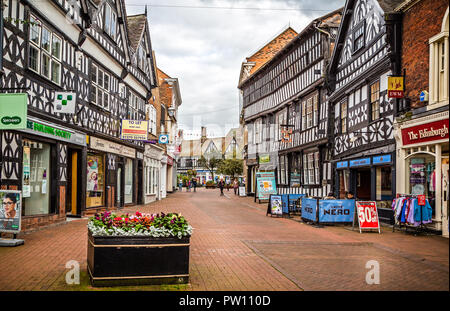 Dans les bâtiments à colombages de Elizabethan High Street, Nantwich, Cheshire, Royaume-Uni prise le 1 septembre 2014 Banque D'Images