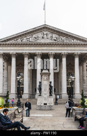 Le Royal Exchange dans la ville de London, England, UK Banque D'Images