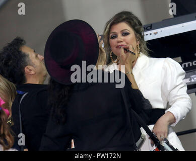 New York City, New York, USA. 11Th Oct, 2018. KELLY Clarkson assiste à NBC's "aujourd' show célèbre la "Journée internationale des Filles' qui s'est tenue du Rockefeller Plaza. Credit : Nancy/Kaszerman ZUMA Wire/Alamy Live News Banque D'Images