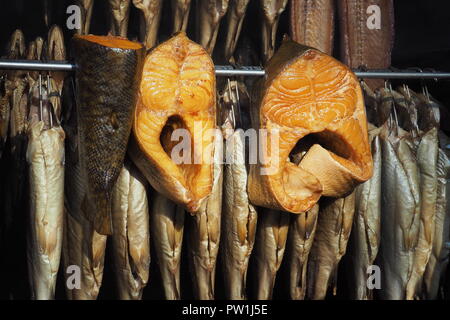 pêchez dans un fumoir Banque D'Images