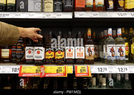 Jim Beam dans un supermarché REWE Banque D'Images